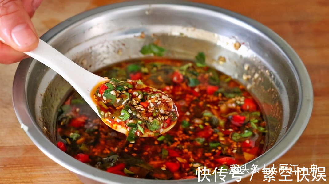 干辣椒段|过年啦,教你这道万能蘸料,蘸水饺蘸肉越蘸越香,你不学吗