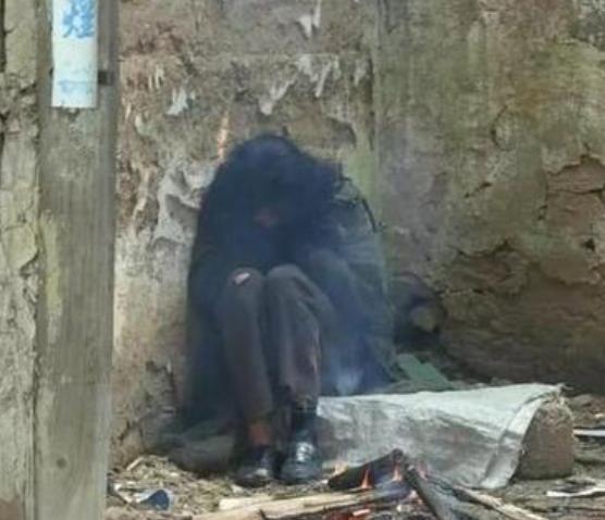 母亲|中国第一懒人:走路怕累吃饭靠喂,23年不干活,父母走后饿死家中