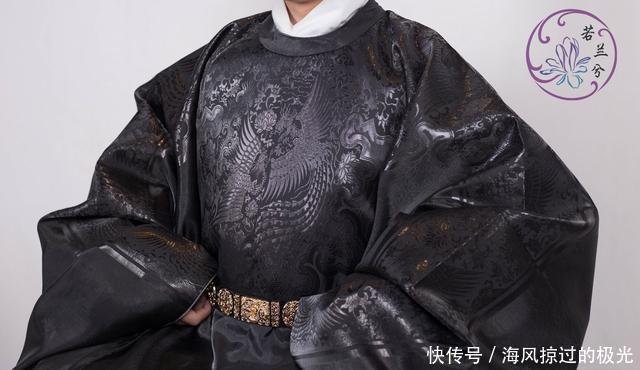 飞鱼服|最近流行一种汉服,近看很帅,远看却像垃圾袋,网友邪剑仙
