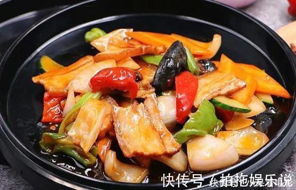 买五花肉，注意区分“上五花”和“下五花”，味道不一样，别买错