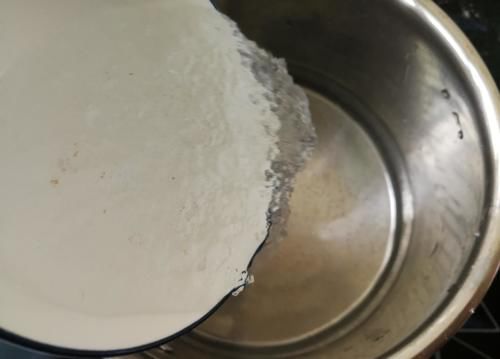 这样做的汤圆表皮清透，口感Q弹，还能美肤润燥，元宵节就吃它