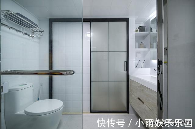 客餐厅|看了他家才知道,全屋刮大白,没安装吊顶不做电视墙,极简又耐看