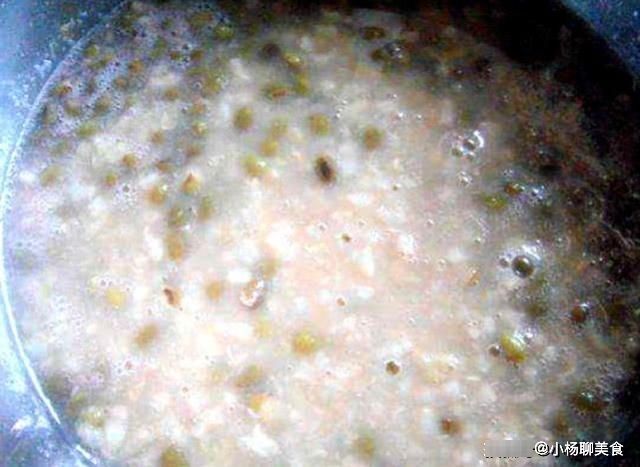不管煮什么粥，煮粥之前多加一步，煮出的粥香味扑鼻，香飘十里
