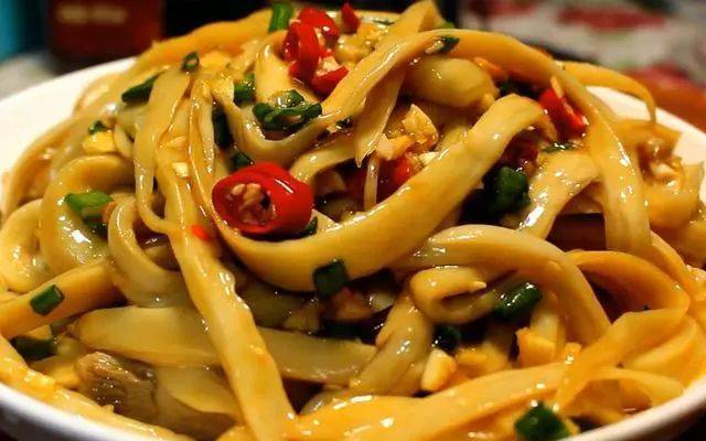 最受欢迎的杏鲍菇吃法,不炒不炖,营养保留的最全面,比肉都馋人