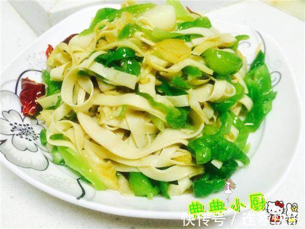 农家饭桌上的这道菜,能促进骨骼生长,两块钱就能炒一大盘