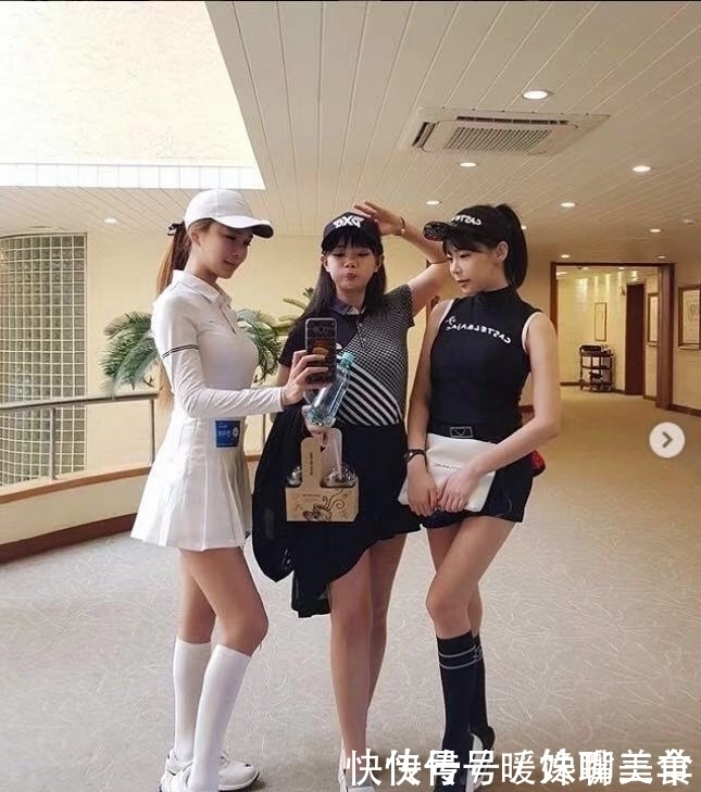 街拍|街拍：精致优雅气质的小姐姐，性感时尚简约随意很百搭！