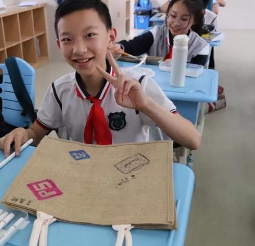 万万没想到!母亲节的朋友圈,被一只包刷屏了