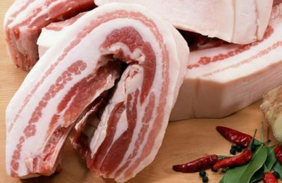 肉块|红烧肉怎么做才香软好吃?牢记“4窍门”,肉香不柴,无油腻感