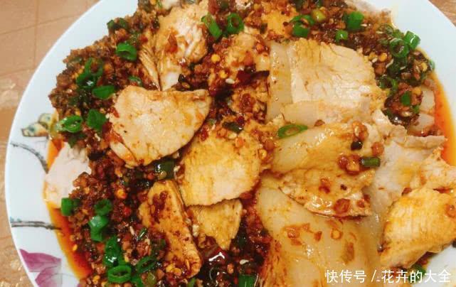 蒜味|做“蒜泥白肉”别直接加水煮,多加这3样,蒜味浓厚肥而不腻!