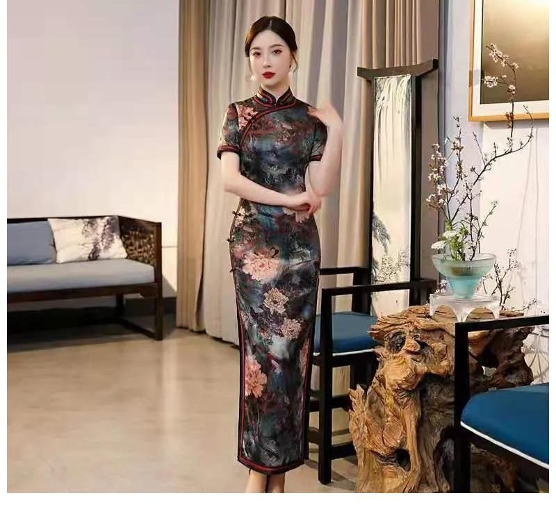 旗袍|旗袍女人的气质感,能让女性的高级感展现到极致,均与年龄无关!