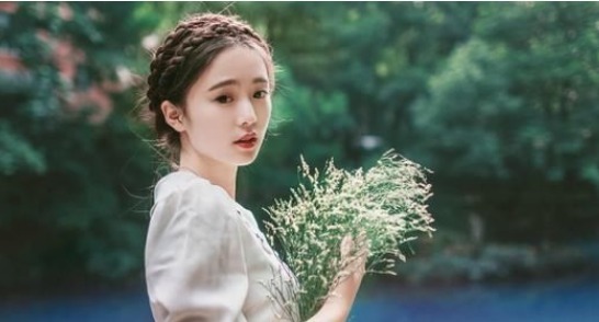 苏小妹@美女出上联“孙权嫁妹，有备而来”，书生对下联，抱得美人归！