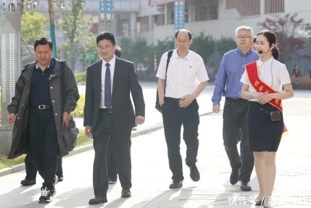 中学与大学衔接培养拔尖创新人才研讨会在汉中东辰学校举办