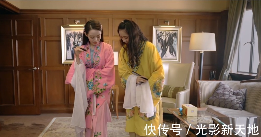 昆曲|《潮玩季》吉娜尝试吃播，放下偶像包袱品尝美食，认真学习昆曲