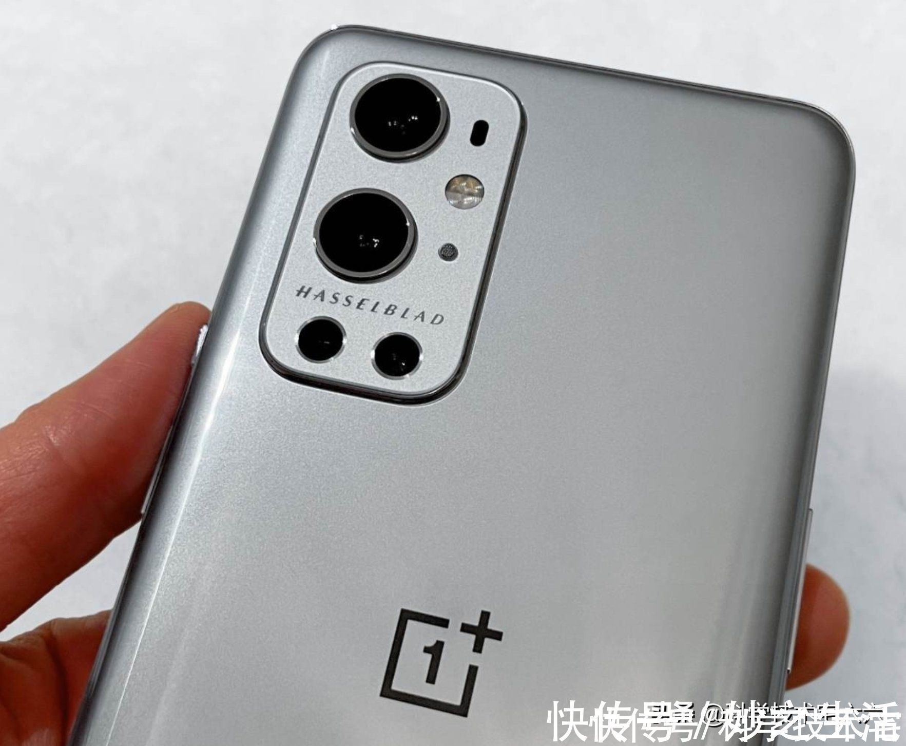 小米11|哈苏+索尼镜头+65W充电,一加九将至,能否击败小米11?