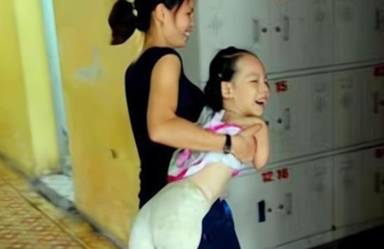 胎儿|孕检发现胎儿“没有四肢”,宝妈不顾阻拦坚持生下,如今咋样了