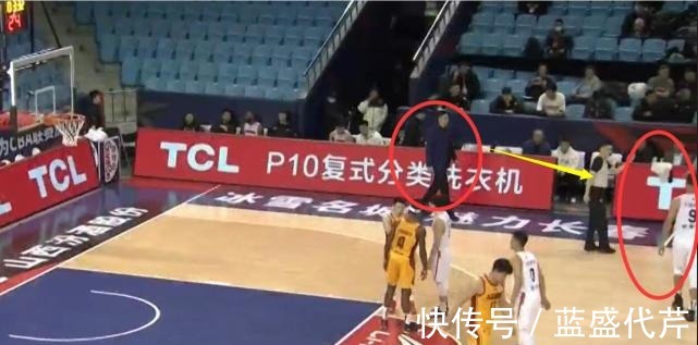 邢志强|不愧男篮一哥!易建联下场,谁注意杜锋举动,也就阿联有这待遇了!