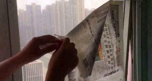 长时间|纱窗长时间不清洁一层灰,教你一招,不用拆卸麻烦,也能很干净