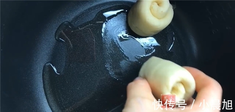 配方|电饭煲做早餐馒头的配方, 比蒸馒头还美味, 记得和家人一起分享