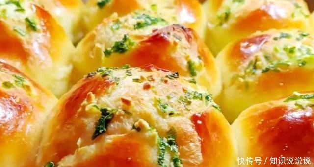 烤箱别再闲置着了,跟着我学做蒜香面包,疏松香软蒜香淡然