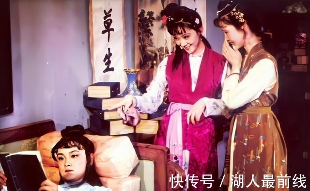 碟子|史湘云喜欢白玛瑙碟子,贾宝玉为啥不送给她,反而要袭人来逞能?