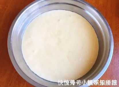 别再用电饭煲做蛋糕了,试试不锈钢盆蒸蛋糕,不分蛋,成功率更高