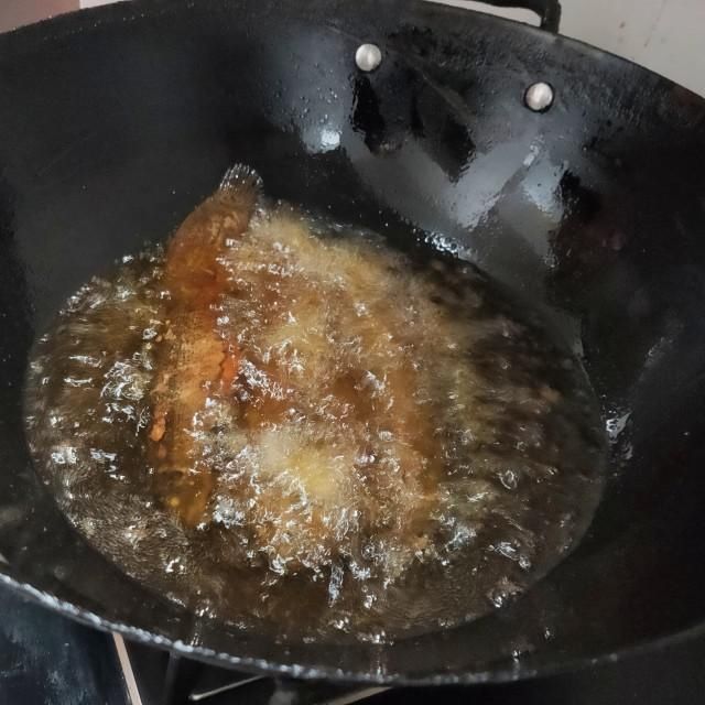 香酥泥鳅鱼，麻辣香酥，太解馋了