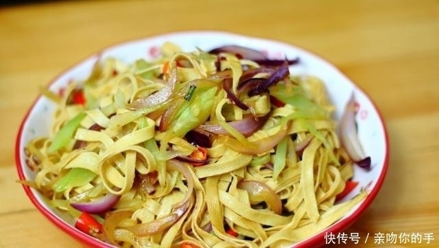 家常菜|一家三口的晚餐，都是家常菜，一顿成本不到30元，吃得特舒心