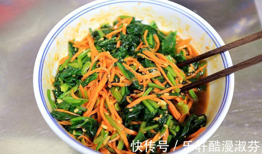 草酸|菠菜别总炒着吃，拌一拌，5分钟就上桌，家人抢着吃