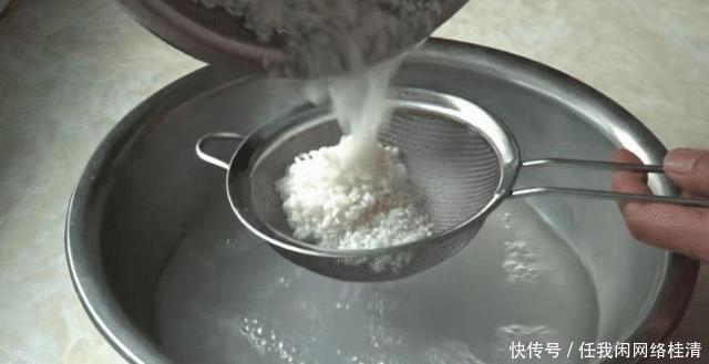 熬粥|大米别只会熬粥煮饭,加2个苹果做懒人面食,简单易学又很好吃!