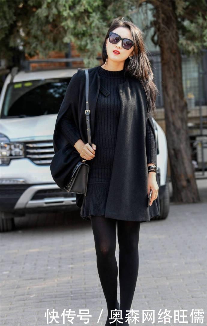 性感|街拍:“黑丝袜”果然是好东西,让美女显得更性感了