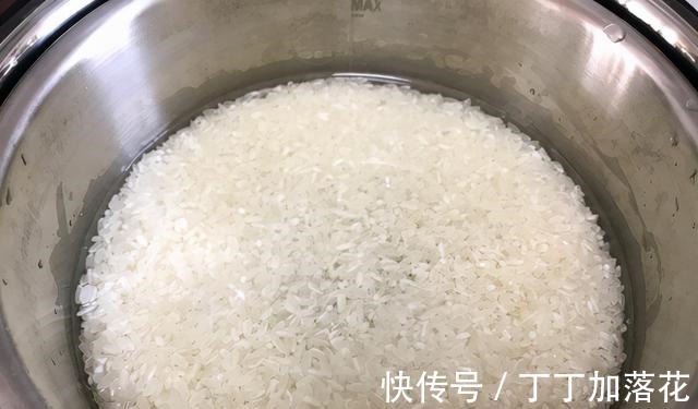 饭菜一锅出,真是懒人的福音,轻松解决2碗米饭!