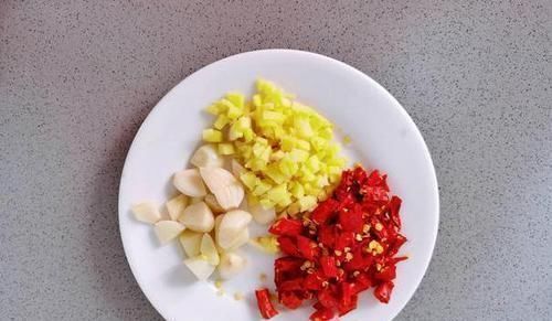 这东西不害怕过期，家里屯点，能吃上一年，立秋过完很难买到