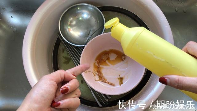 错误|这样洗碗等于吃毒,提醒父母亲戚,洗碗的错误习惯得改改!