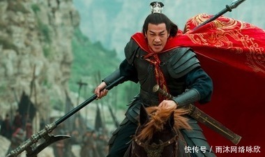 曹操|他的武艺让吕布惊心,手持各80斤的双戟,步战三国第一?