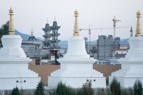 大山|合作最大的寺庙，占据一片大山，蔚为壮观