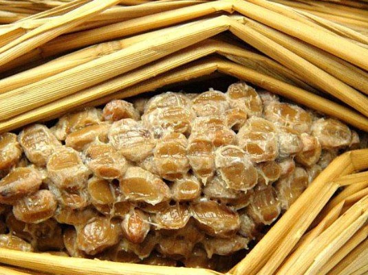 纳豆纳豆|脸色暗黄的女性，再穷也要买3种食物，不出1个月，皮肤掐出水