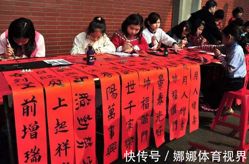 火葬场#火葬场出一上联:“早来晚来早晚得来”,下联一出,让人很不舒服