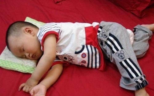 乐乐|7岁孩子坚持喝牛奶4年，身高一年仅长2公分，医生：家长别坑娃