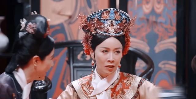 那英脚踢杨紫,称杨紫是假单纯、心眼多,杨紫看到那英眼神都害怕