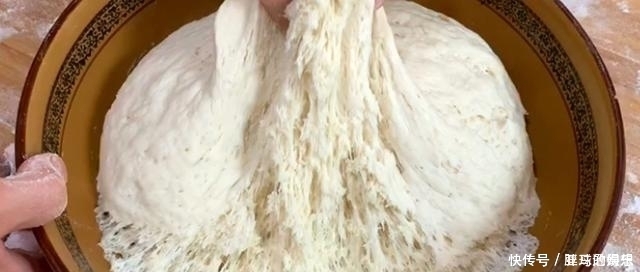 面粉新做法,不蒸馒头不烙饼,饭店都买不到,出锅瞬间就被扫光