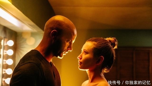  小说里|《美国众神》：应该称着“反美国梦”的奇幻小说