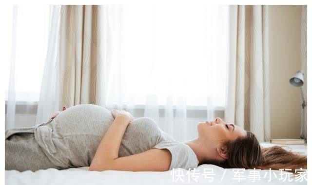 姿势|孕早、中、晚期该怎么睡?不同时期睡姿有变化,及时调整很重要