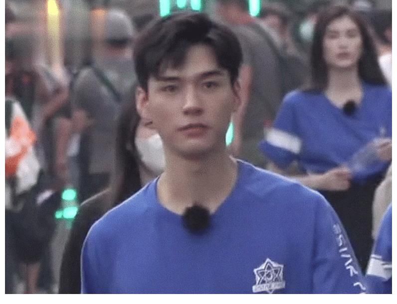 中餐廳|龔俊綜藝錄制生圖，無精修無美顏狀態(tài)真實，顏值讓人看傻眼