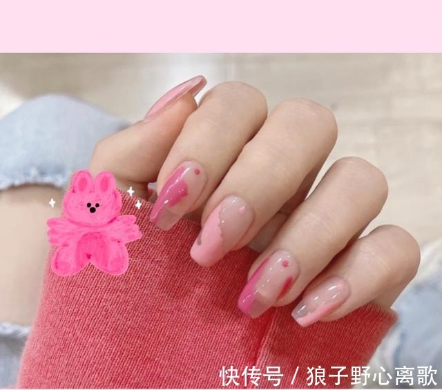 甲片|夏日漫画感透色美甲,色彩搭配很清爽,谁见谁不爱呢!