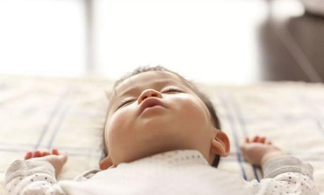 荞麦壳|婴幼儿不能过早用枕头,但当孩子出现3种信号时,就该用枕头了