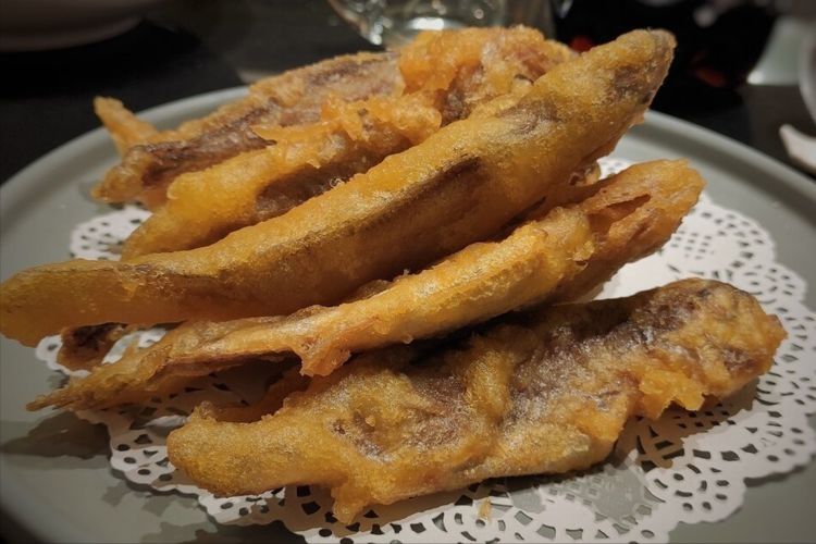 酥炸小黄鱼，用淀粉还是面粉？牢记2个窍门，又酥又脆，还不吸油