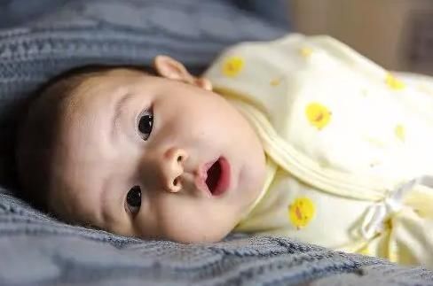 婴儿|婴儿有睡眠“窗口期”?抓住3个月的好时机,培养娃睡整觉更容易