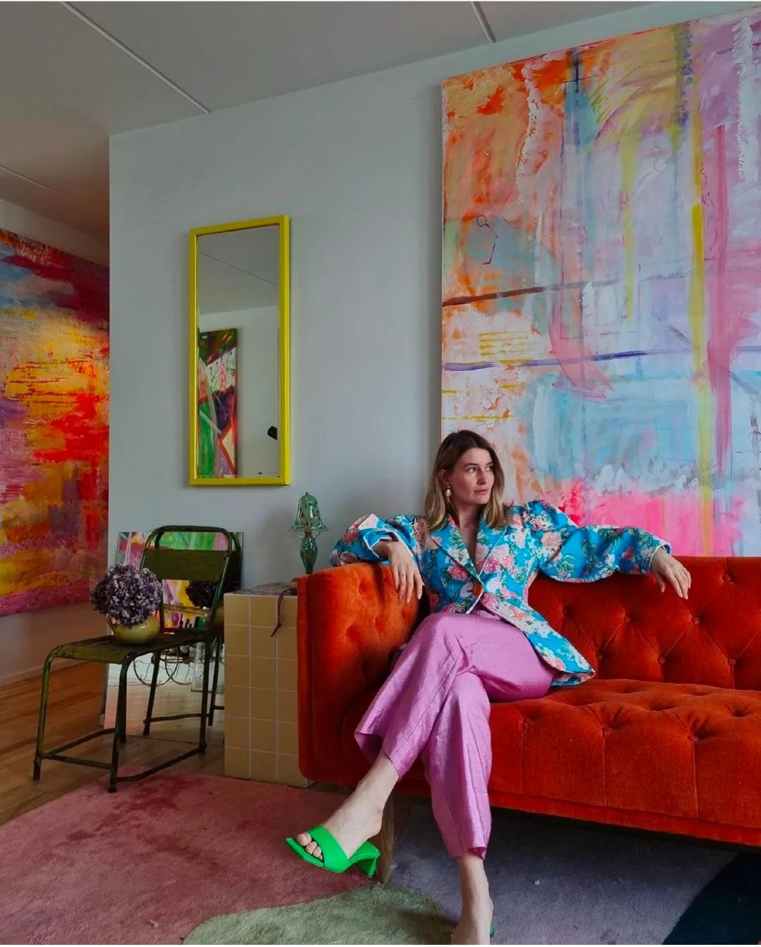 蕾丝|黑白灰穿腻了？今夏这6组彩色穿搭超显白，回头率100%