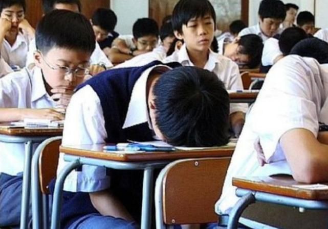 高中生每天睡6个小时？睡眠不足影响效率，高中生如何高效学习？