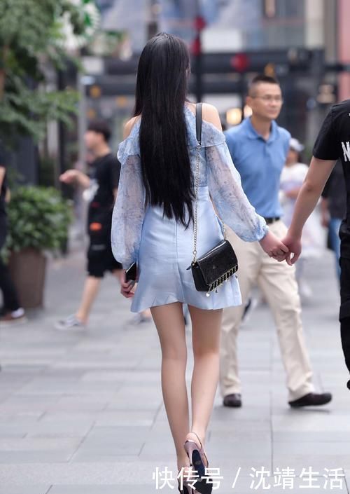 小姐姐|选择款式雅致的短裙漫步街头,让你轻松迈出优雅的步伐